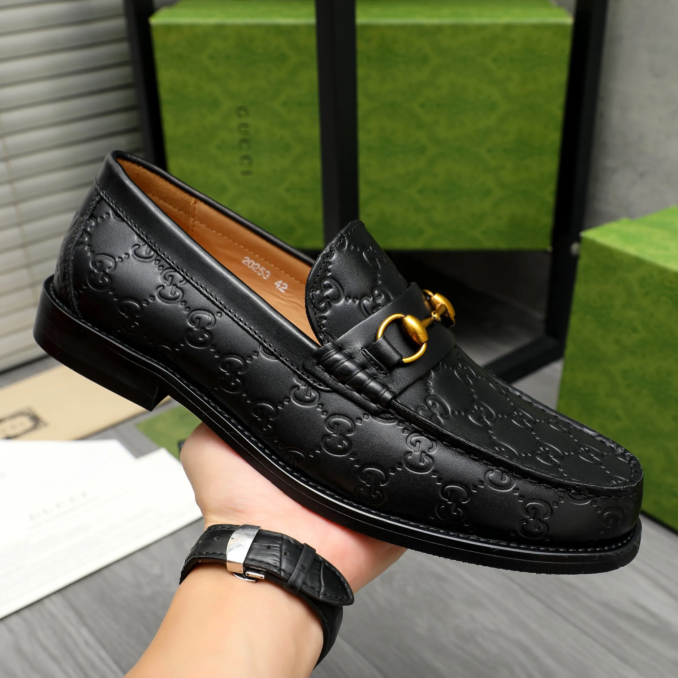 Men's shoes 💰420 Product trademark: GUCCI "Gucci" business slip-on leather shoes Regular size: 38-45 (45. Customized, non-returnable) Product materials: Selected embossed cowhide upper, cowhide lining, original rubber outsole